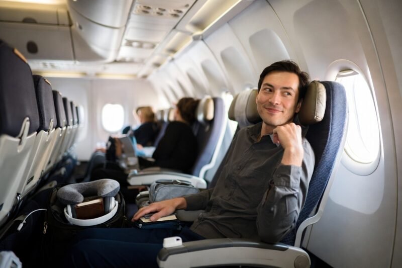 9 Things You Should Always Carry on a Plane