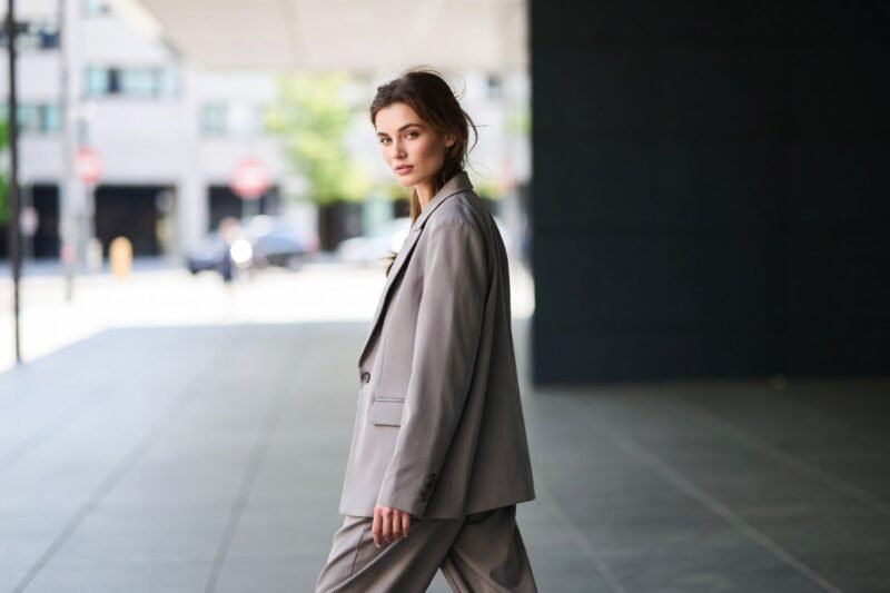 I See This Look on Stylish Women Everywhere Right Now