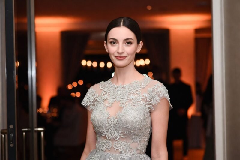 How to Be the Best-Dressed Woman at the Party